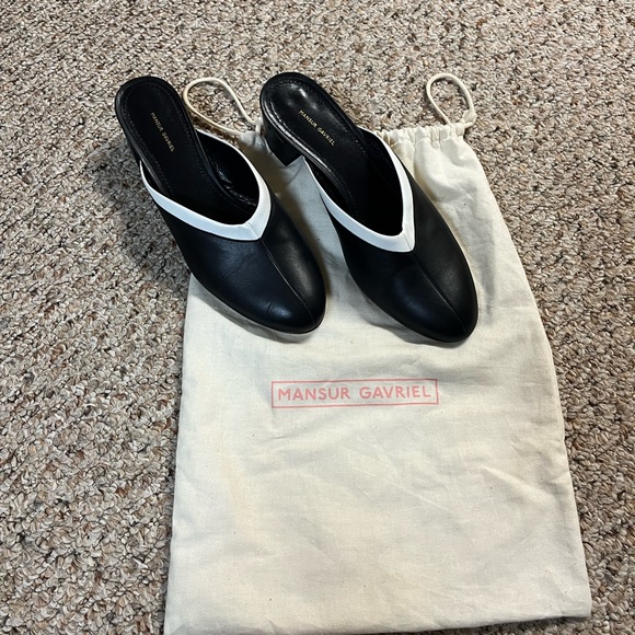 Mansur Gavriel V Slide Flat Mule - Picture 5 of 6